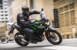 Powering the Versys-X 300 is the same 296cc parallel-twin, liquid-cooled engine producing 40hp and 25.7Nm